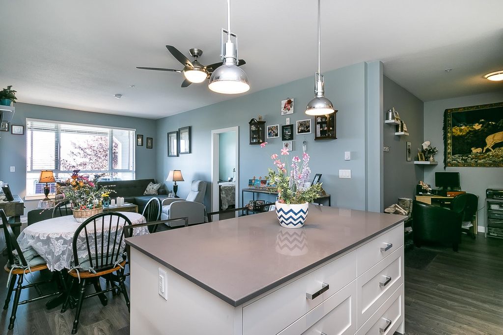 listing image 1104354401584510873