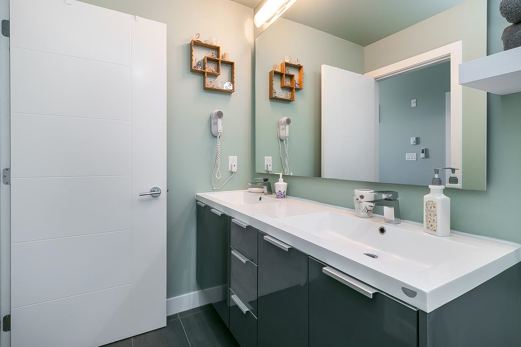 listing image 1103048538142105173