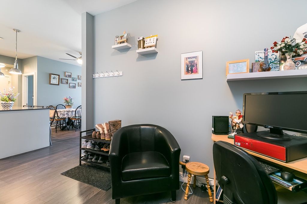 listing image 1104494781840385724