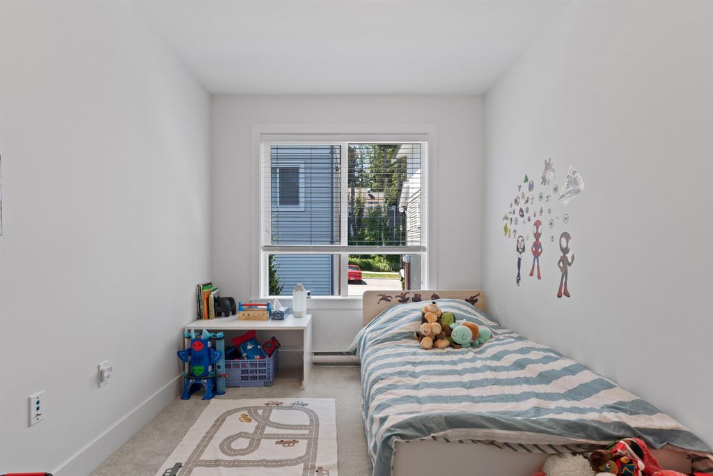 listing image 1104440860030072259
