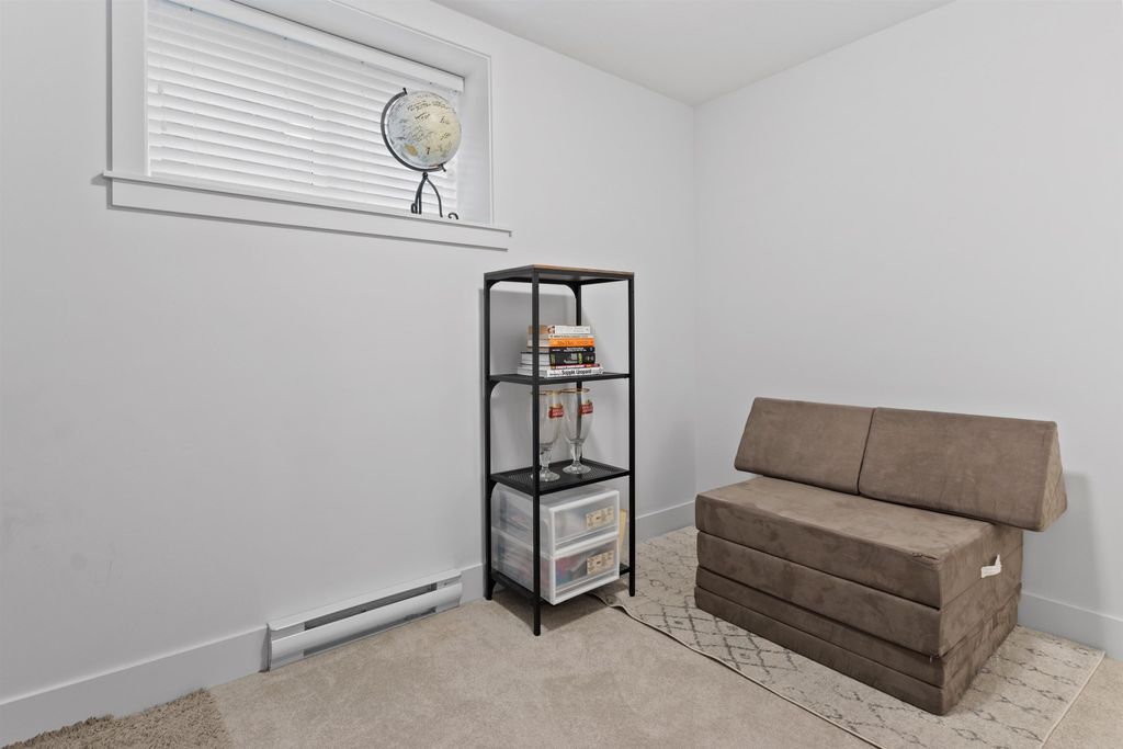 listing image 1105235334532476336