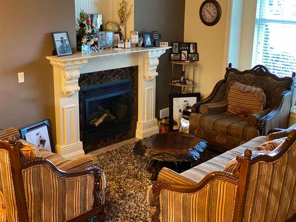 listing image 1105626067630788961