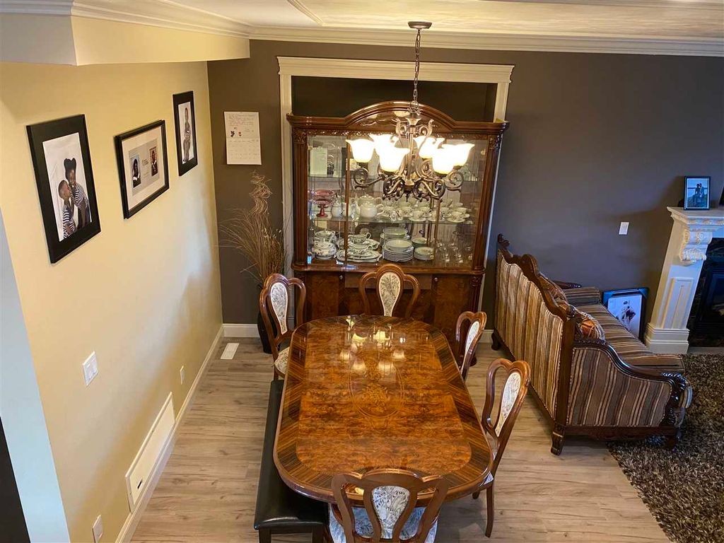 listing image 1104556257495393237