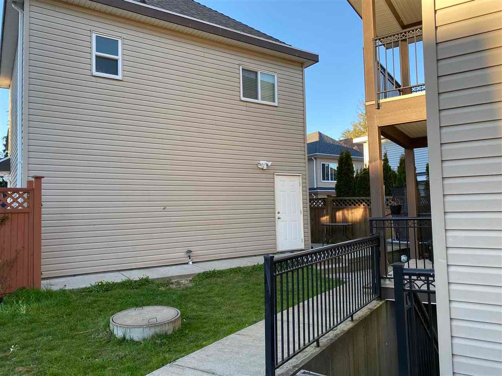 listing image 1102353803598231908