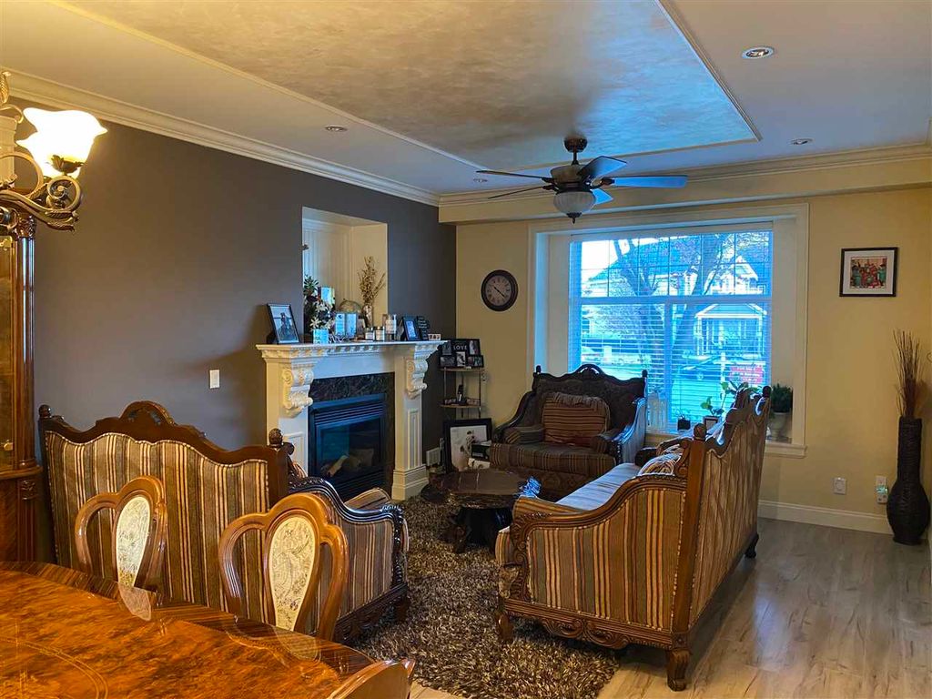 listing image 1104828955176102637