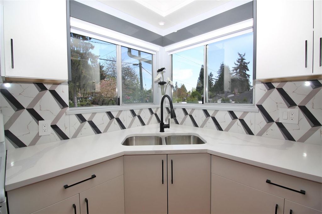 listing image 1105349014712673864