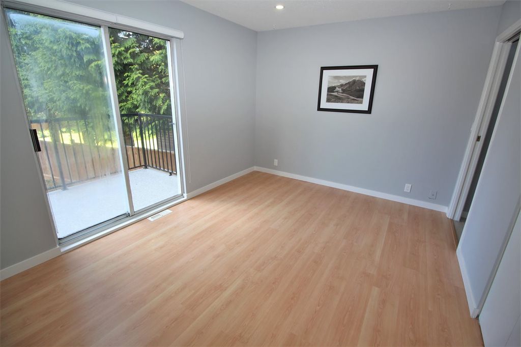 listing image 1105698108740753861