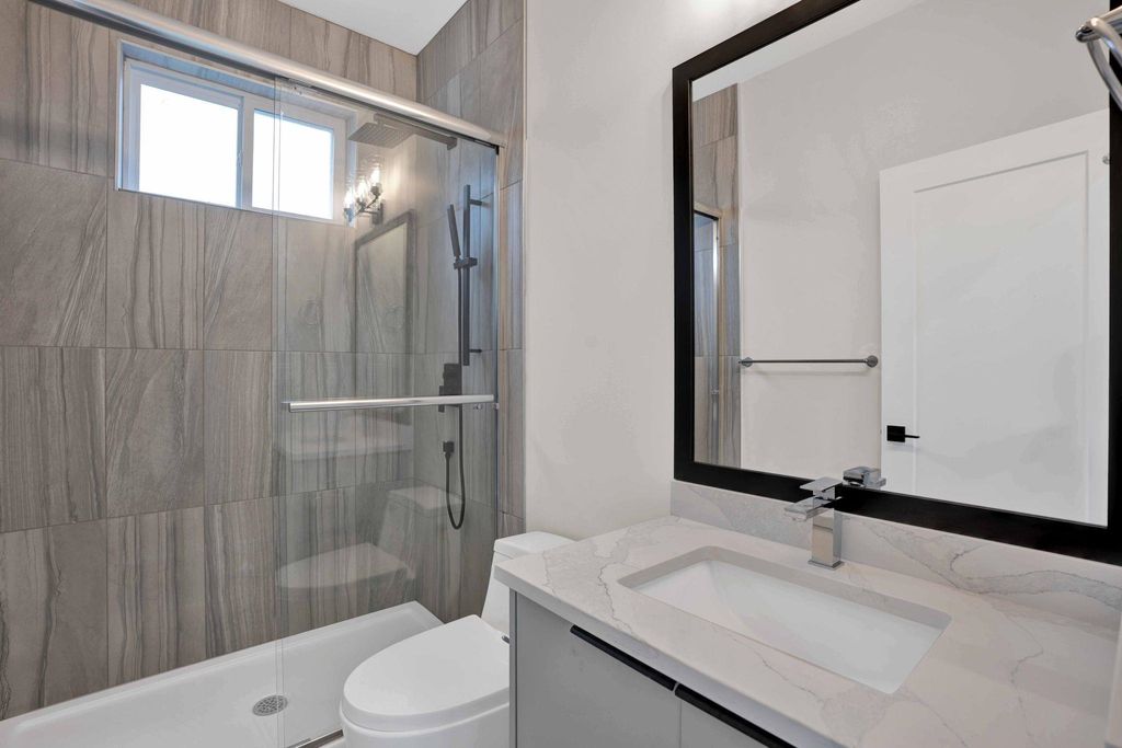 listing image 1107993551711995405