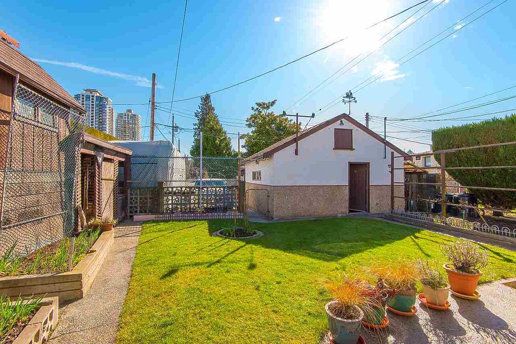 listing image 1106705297981188382