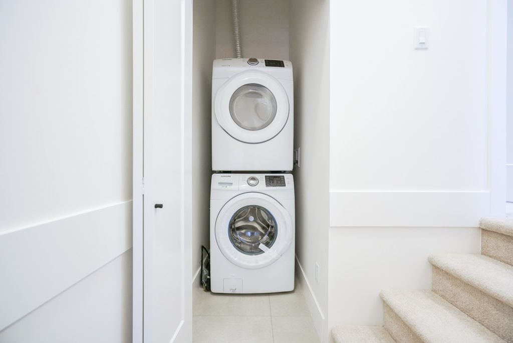 listing image 1102967569511204183