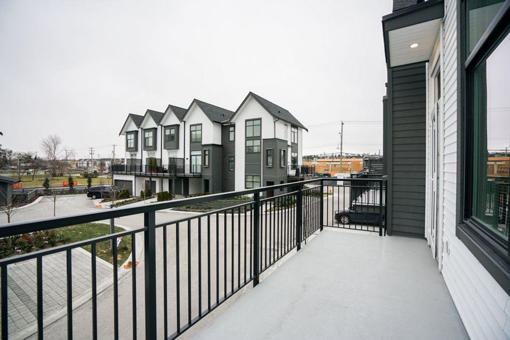 listing image 1106819444679808440