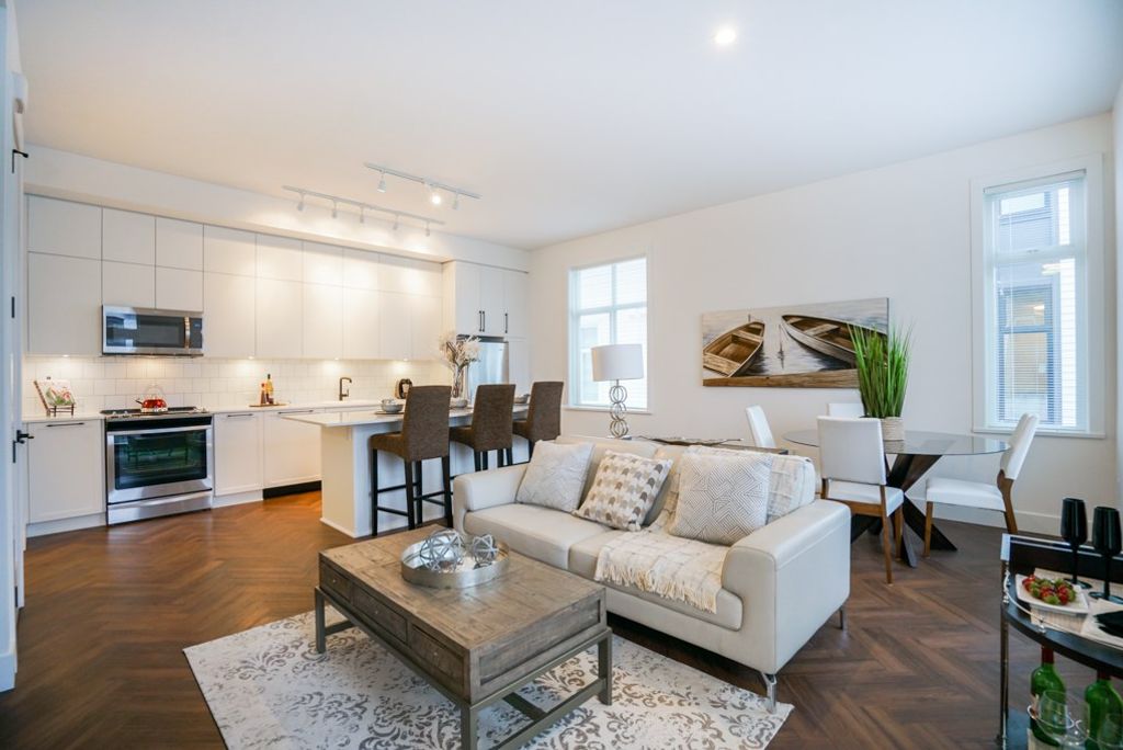 listing image 1105435535574736638