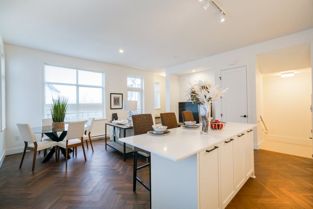 listing image 1107322850497339930