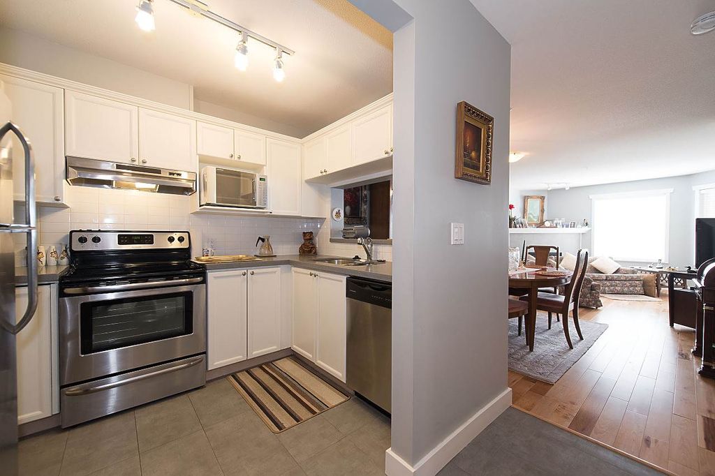 listing image 1106470598040502973
