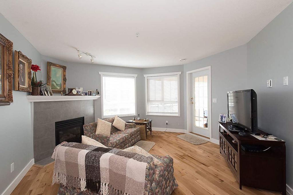 listing image 1102980184985914737