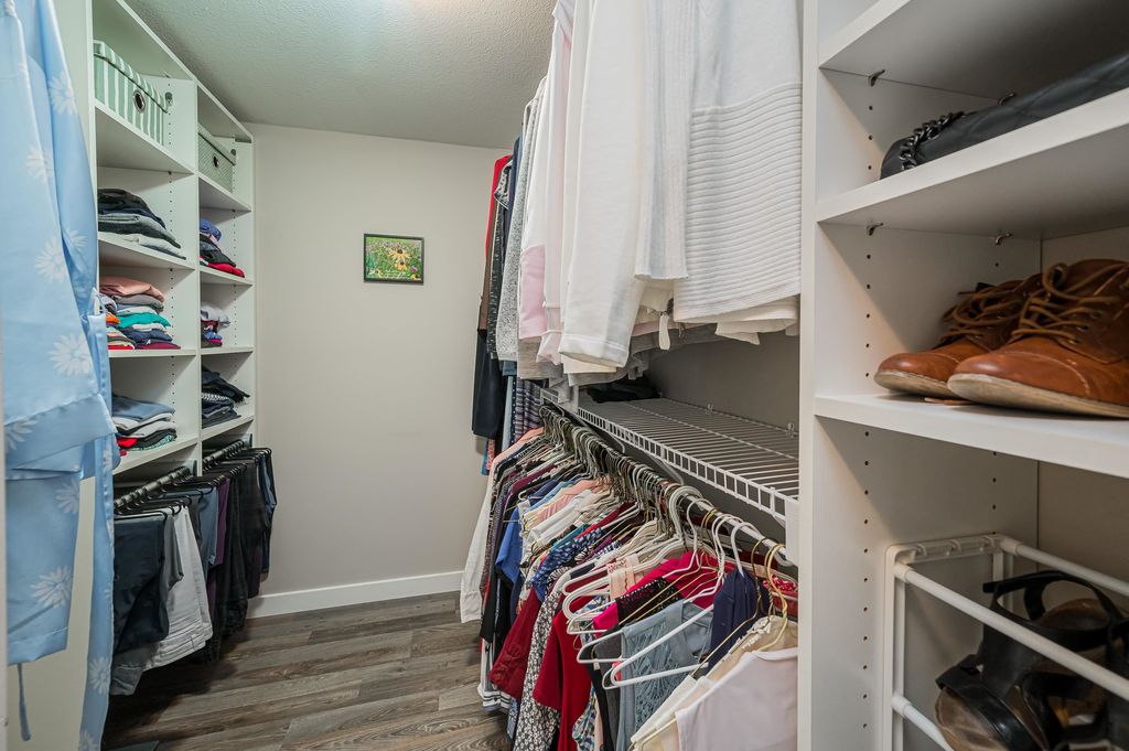 listing image 1100850791306234470
