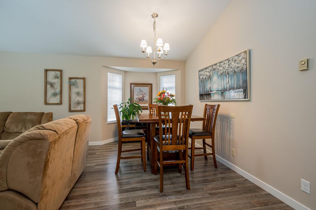 listing image 1105142355183652134