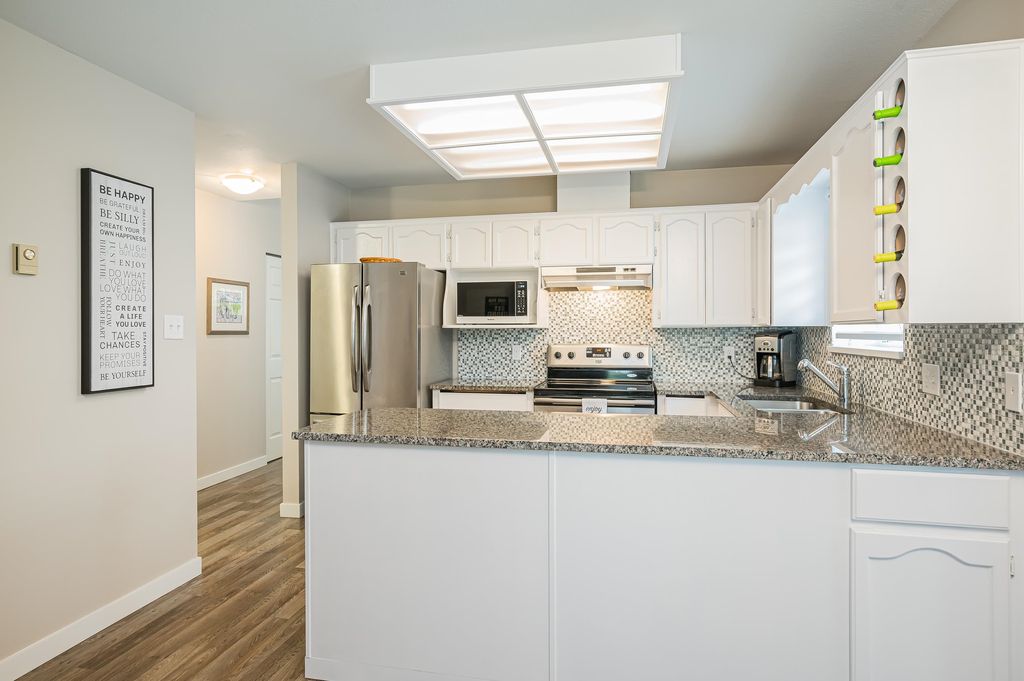 listing image 1104813891445043128