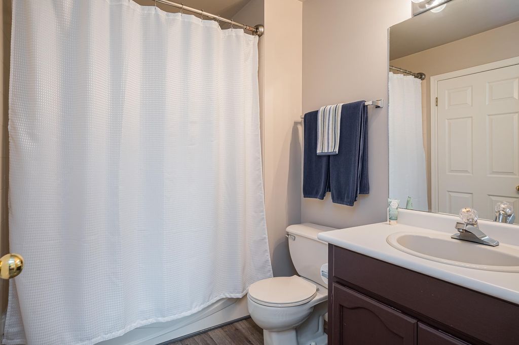 listing image 1103272315677334889