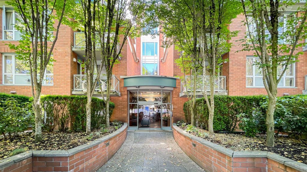 listing image 1105010210094208635
