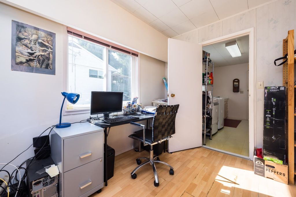 listing image 1105999785756423888