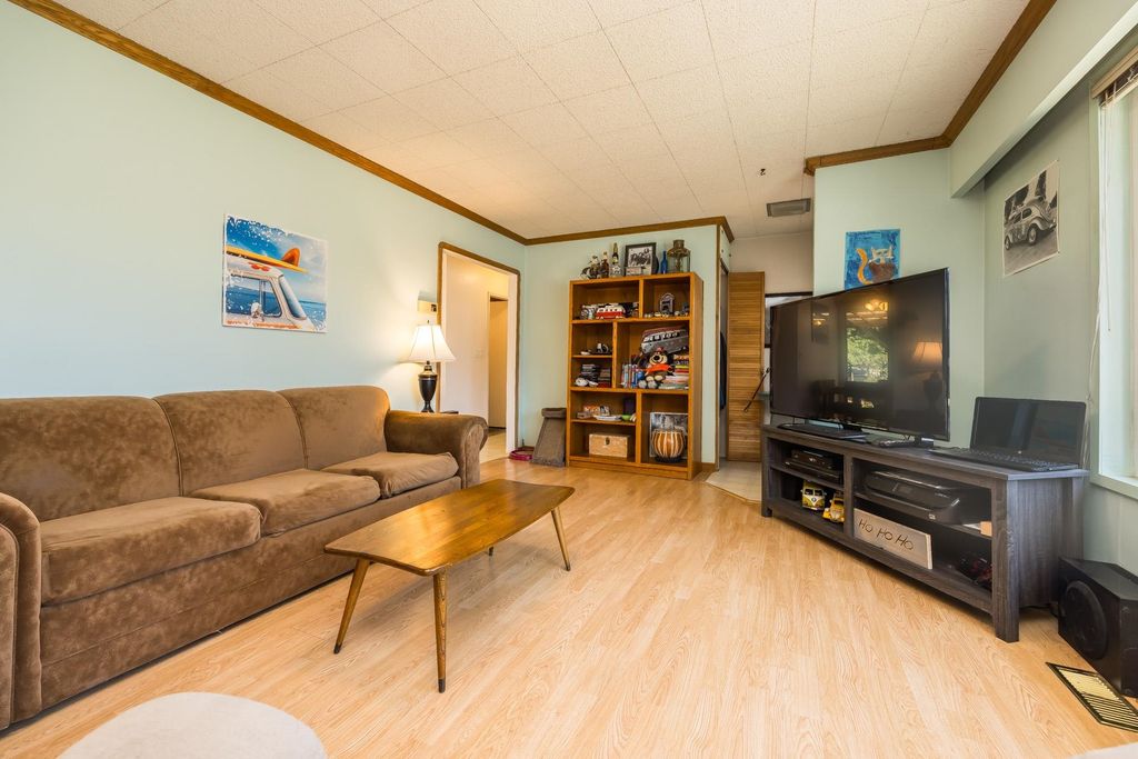 listing image 1100474572360667838