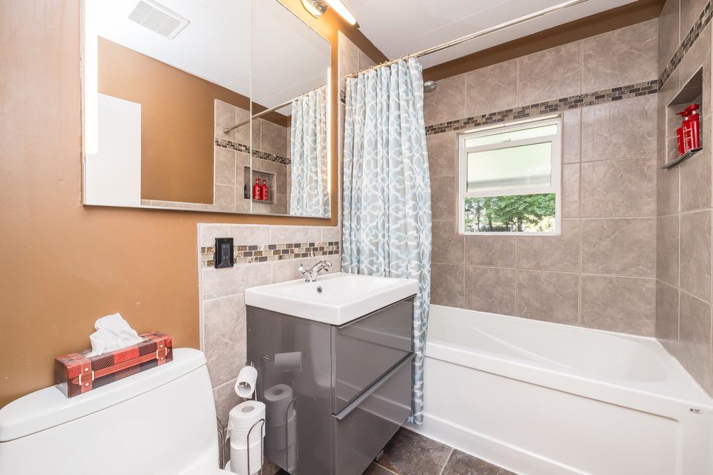 listing image 1106523786719695667