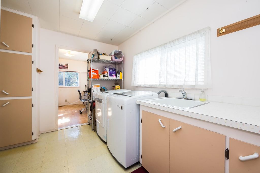listing image 1104863529972876115