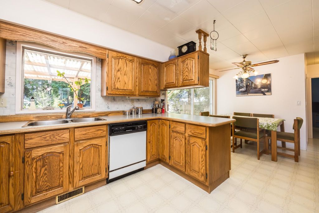 listing image 1104956746907197155