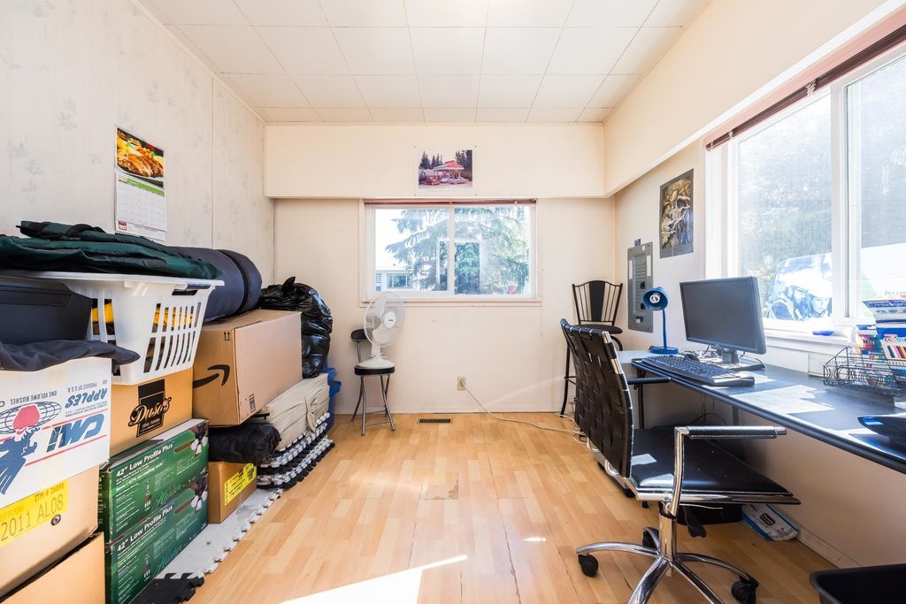 listing image 1107559334215414345
