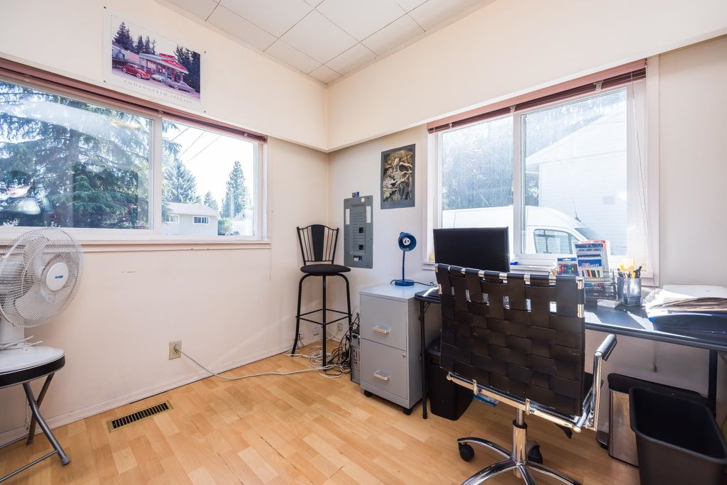 listing image 1109354785832713077