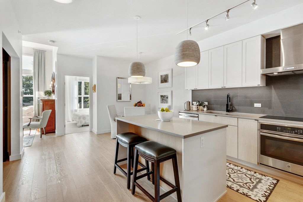 listing image 1107282131412925857