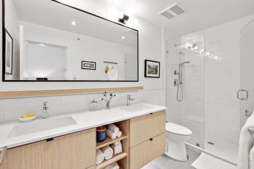 listing image 1101943316713533604