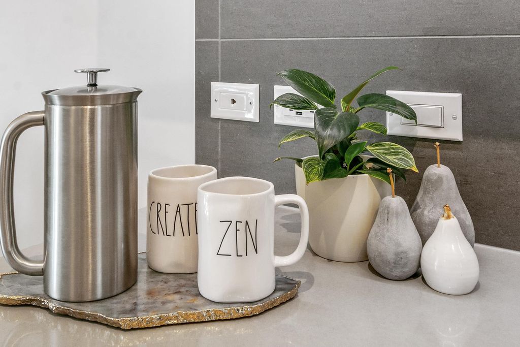 listing image 1107555683991173543