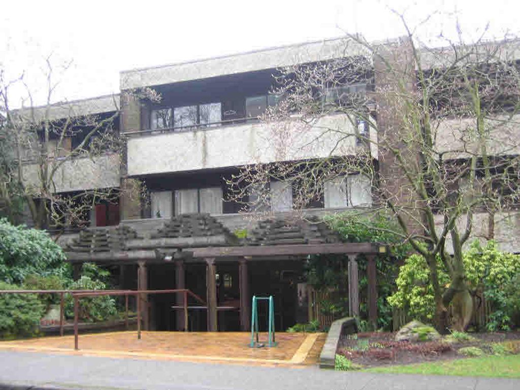 listing image 1104962350686884415