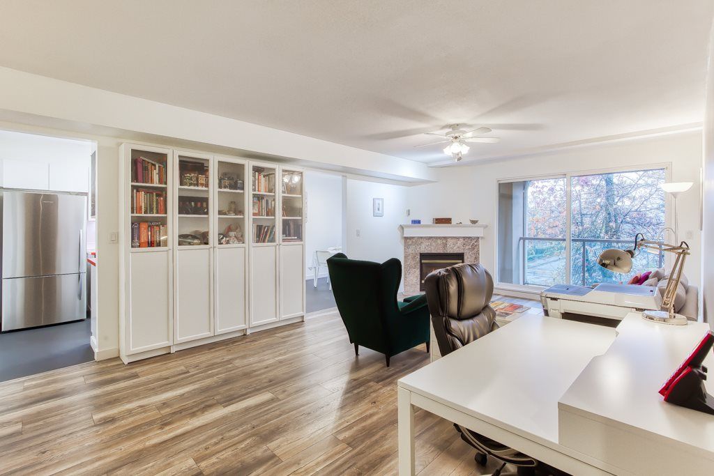 listing image 1102649322172474266