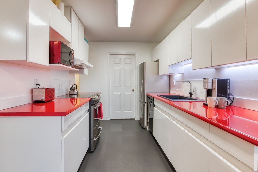 listing image 1103752935451476384