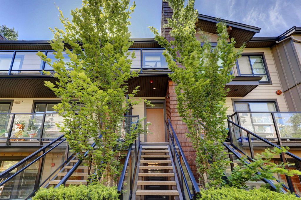 listing image 1105862623621398329