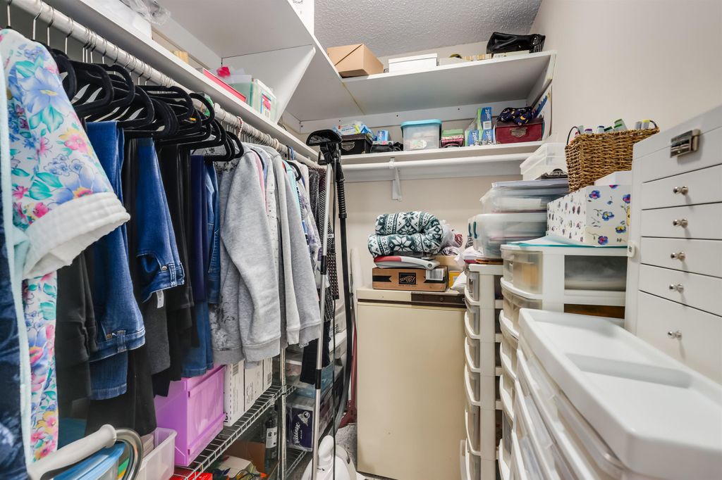 listing image 1103461444523295474