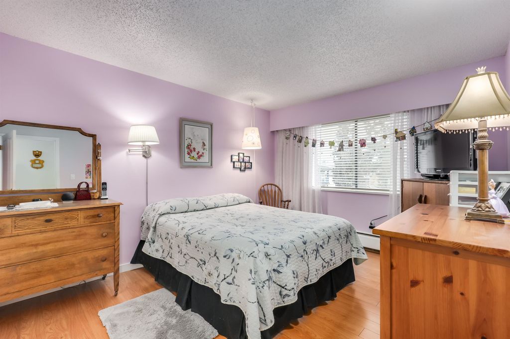 listing image 1105815879766578444