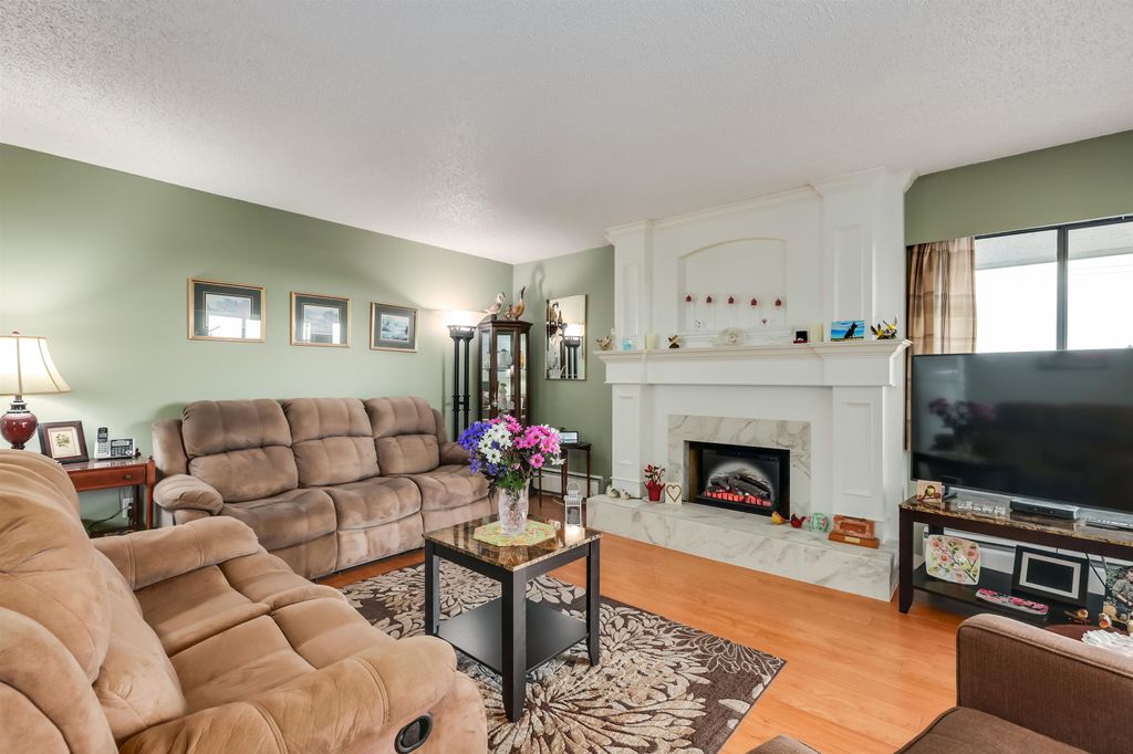 listing image 1107657830016473808