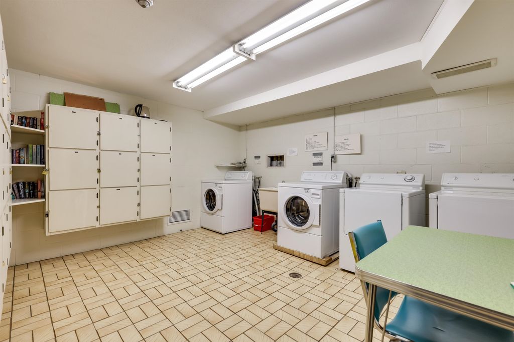 listing image 1107073658055130810