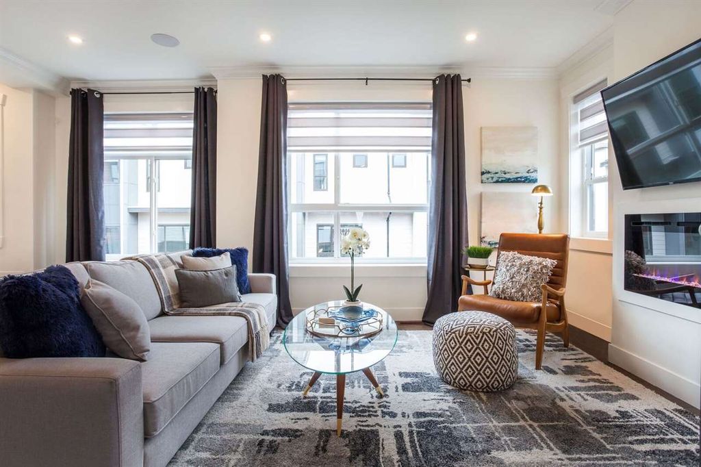 listing image 1101720378544158991
