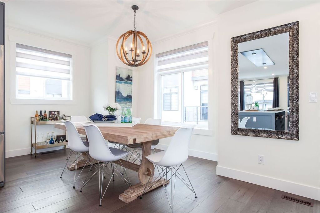 listing image 1106346659741026234