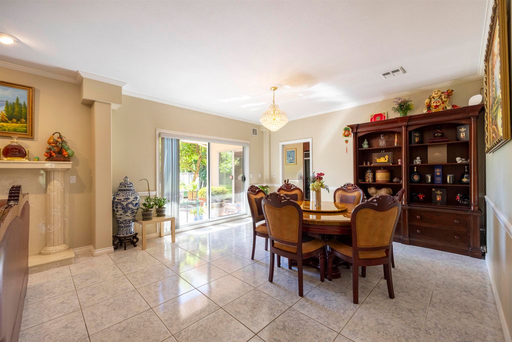 listing image 1103281076776683526