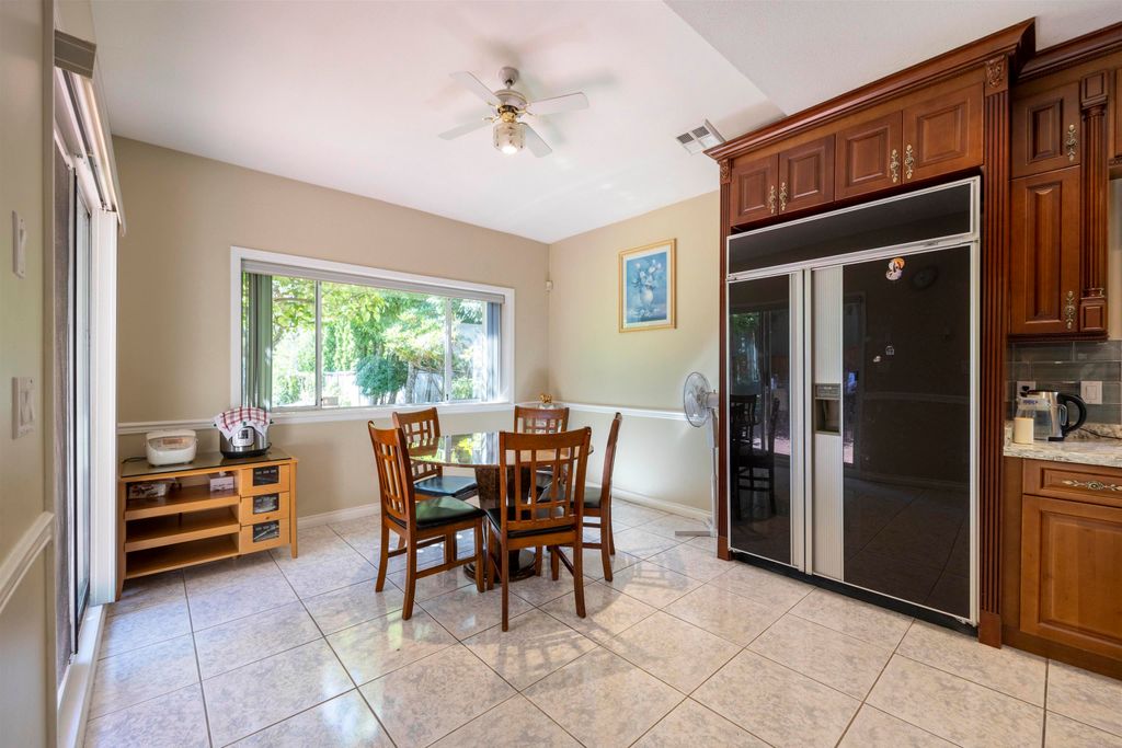 listing image 1105595725245096644