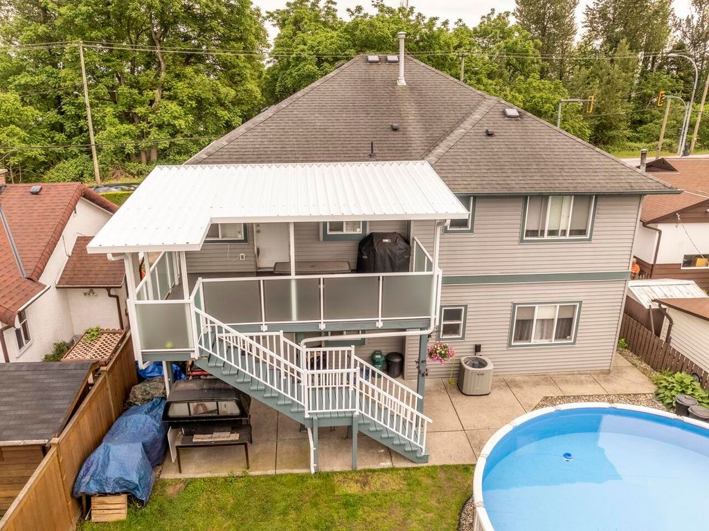 listing image 1102336445600639602