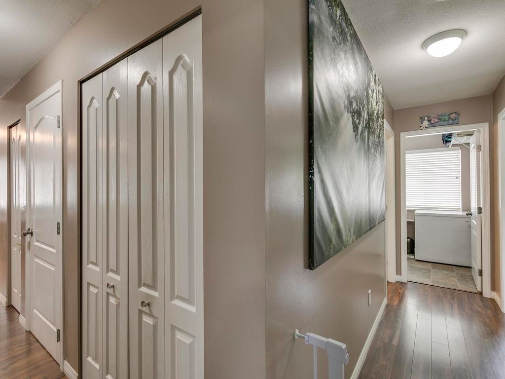 listing image 1104698917514176463