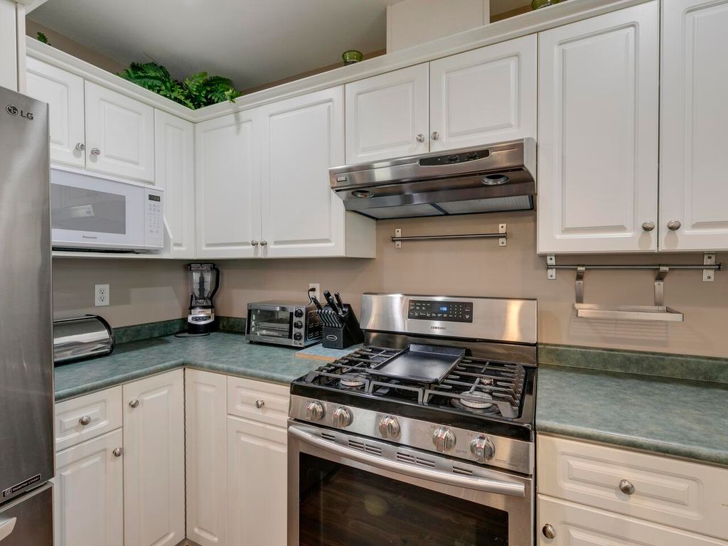 listing image 1102548348421146832