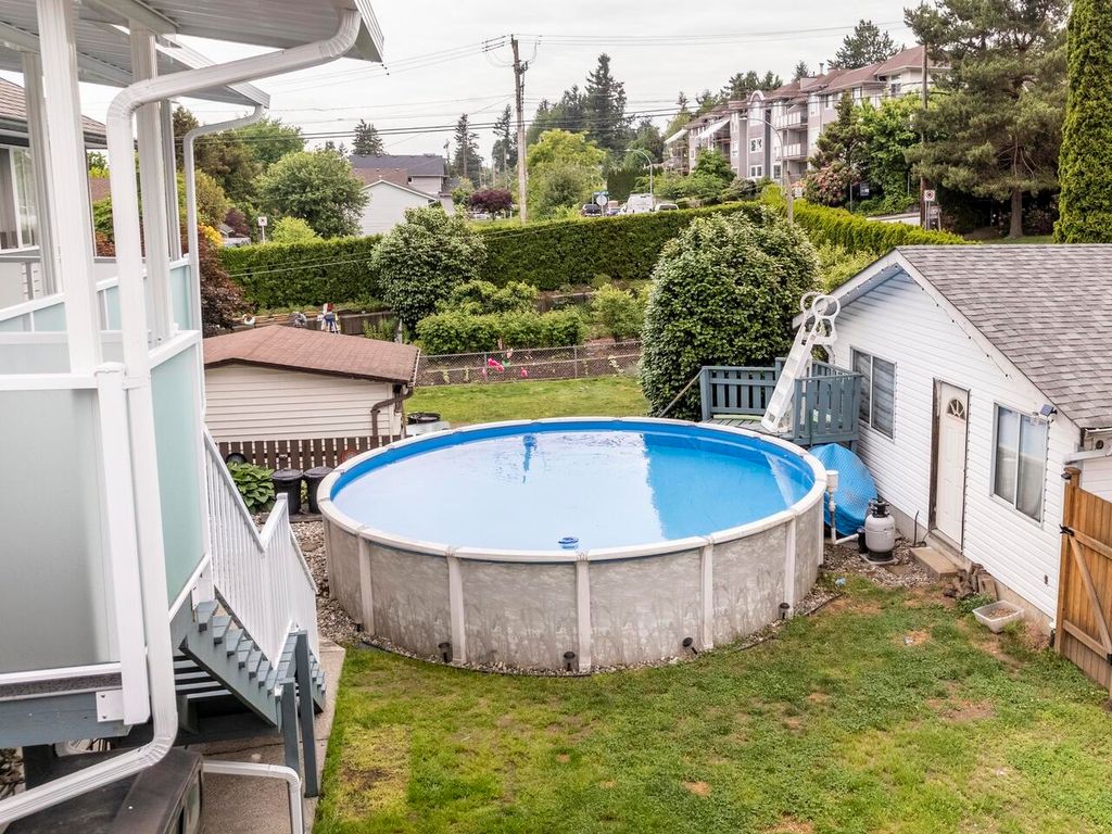 listing image 1104596683444004834